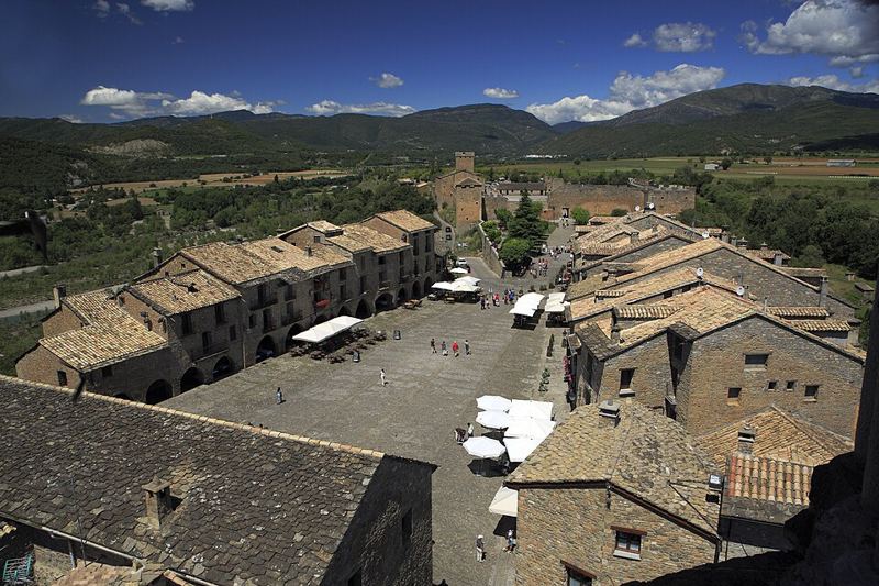 Plaza Mayor de Aínsa